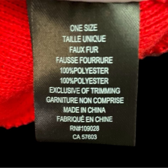 Mickey Pom Pom Beanie - Picture 4 of 5